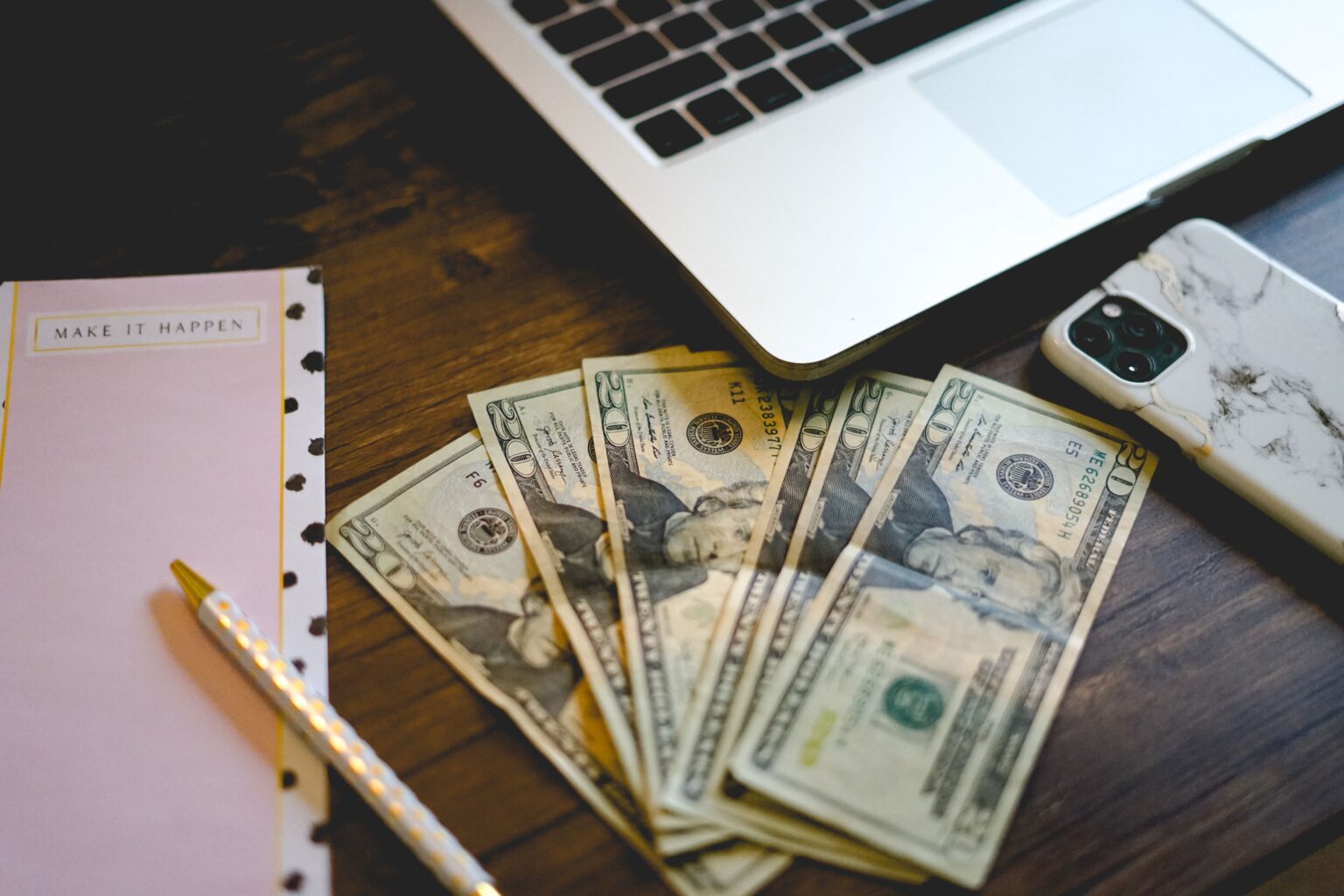 how to make money while traveling